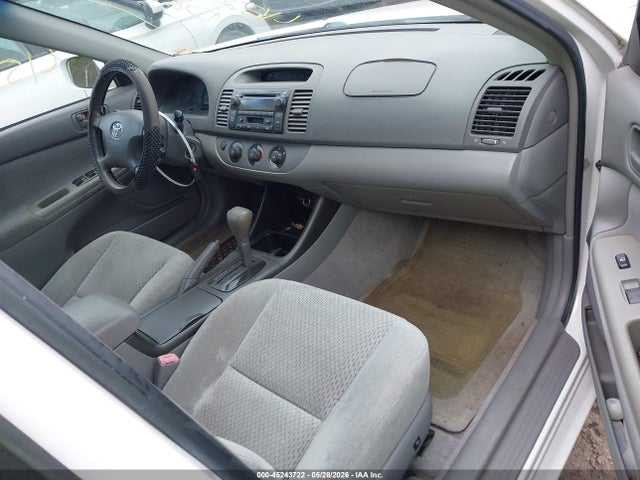 45243722 :رقم المزاد ، 4T1BE32K04U268664 vin ، 2004 Toyota Camry Le مزاد بيع