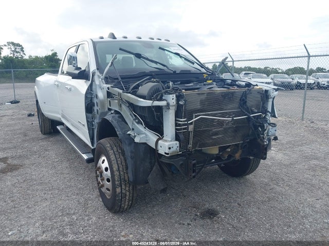 45243828 :رقم المزاد ، 3C63RRJL5NG135565 vin ، 2022 Ram 3500 Laramie  4x4 8' Box مزاد بيع
