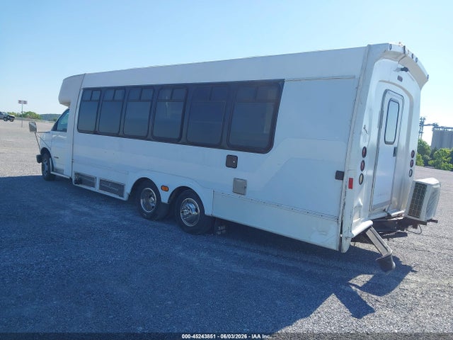 45243851 :رقم المزاد ، 1GBJG31J7X1129774 vin ، 1999 Chevrolet Express Rv Cutaway مزاد بيع
