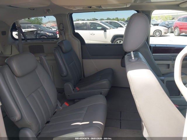 2010 Chrysler Town & Country Touring მანქანა იყიდება აუქციონზე, vin: 2A4RR5DX5AR153766, აუქციონის ნომერი: 45243876