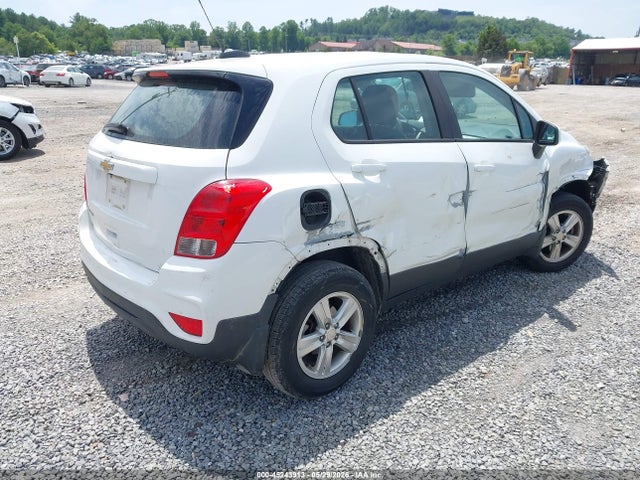Chevrolet TRAX LS 2018 3GNCJNSB7JL240440 Image 4