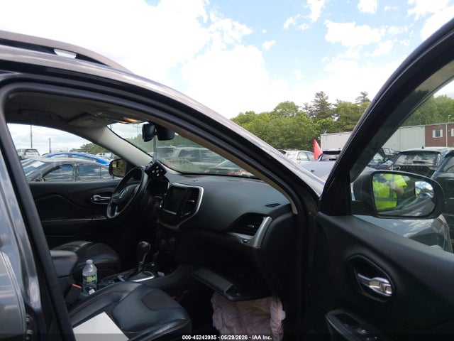 2014 Jeep Cherokee Trailhawk მანქანა იყიდება აუქციონზე, vin: 1C4PJMBB1EW180062, აუქციონის ნომერი: 45243985