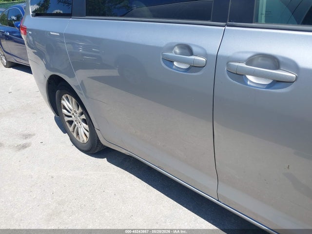 2012 Toyota Sienna Xle V6 8 Passenger მანქანა იყიდება აუქციონზე, vin: 5TDYK3DCXCS225871, აუქციონის ნომერი: 45243987