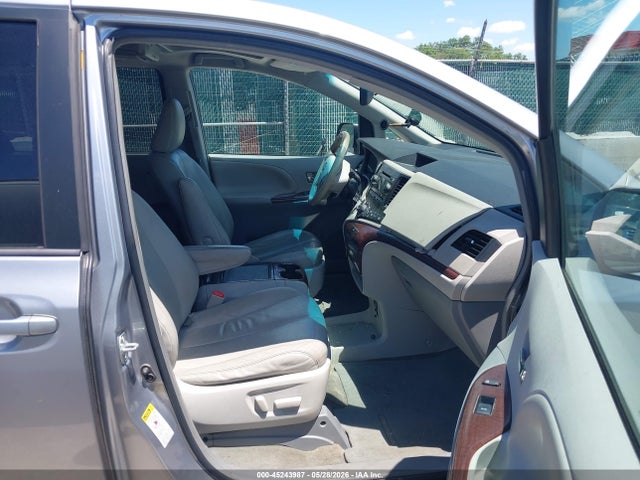 2012 Toyota Sienna Xle V6 8 Passenger მანქანა იყიდება აუქციონზე, vin: 5TDYK3DCXCS225871, აუქციონის ნომერი: 45243987