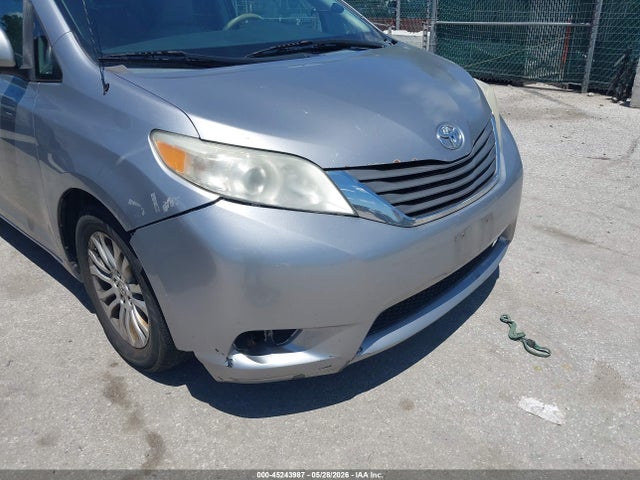 2012 Toyota Sienna Xle V6 8 Passenger მანქანა იყიდება აუქციონზე, vin: 5TDYK3DCXCS225871, აუქციონის ნომერი: 45243987