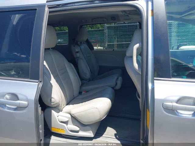 2012 Toyota Sienna Xle V6 8 Passenger მანქანა იყიდება აუქციონზე, vin: 5TDYK3DCXCS225871, აუქციონის ნომერი: 45243987