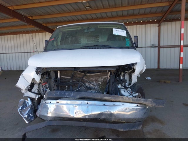 GMC Savana 2500 Work Van 2018 1GTW7AFG6J1902308 Image 13