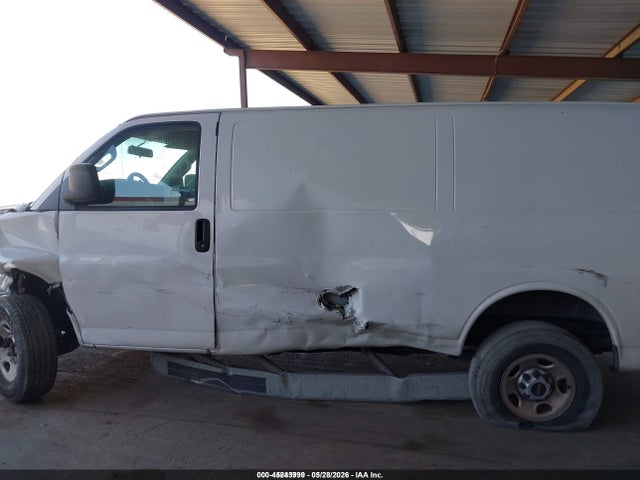 GMC Savana 2500 Work Van 2018 1GTW7AFG6J1902308 Image 15