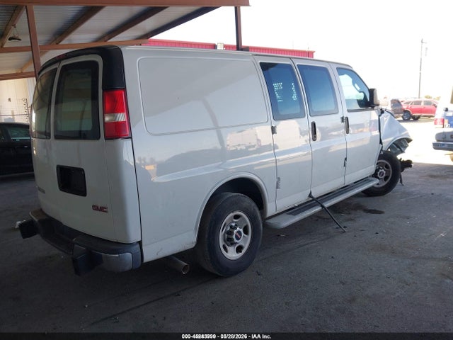 GMC Savana 2500 Work Van 2018 1GTW7AFG6J1902308 Image 4