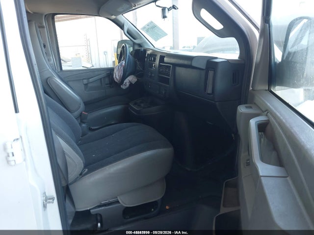 GMC Savana 2500 Work Van 2018 1GTW7AFG6J1902308 Image 5