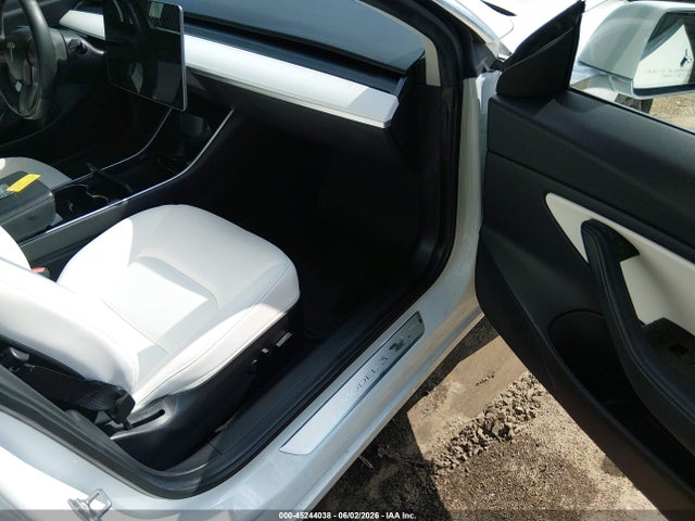 5YJ3E1EB4KF469949 Tesla Model 3 Long Range/performance
