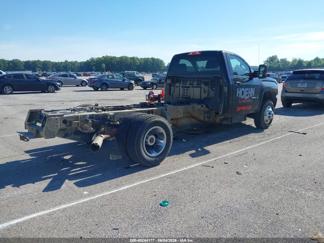 45244177 :رقم المزاد ، 1GD322C86FF652370 vin ، 2015 Gmc Sierra 3500hd Chassis Sle مزاد بيع
