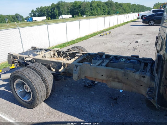 45244177 :رقم المزاد ، 1GD322C86FF652370 vin ، 2015 Gmc Sierra 3500hd Chassis Sle مزاد بيع