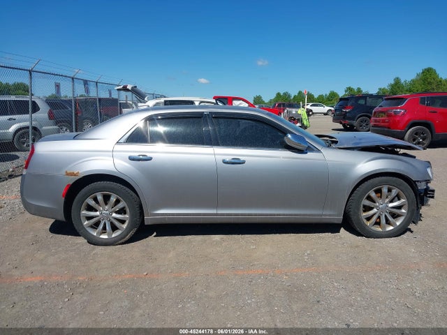 2016 Chrysler 300c Awd მანქანა იყიდება აუქციონზე, vin: 2C3CCAKG1GH344077, აუქციონის ნომერი: 45244178