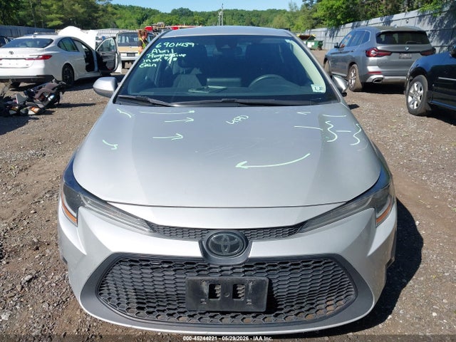 45244221 :رقم المزاد ، 5YFEPMAE3NP299547 vin ، 2022 Toyota Corolla Le مزاد بيع