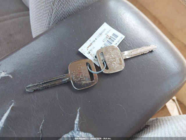 45244271 :رقم المزاد ، 4T1BF12K2TU114697 vin ، 1996 Toyota Camry Le/xle/se مزاد بيع