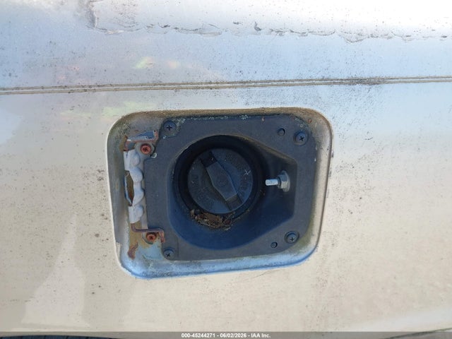 45244271 :رقم المزاد ، 4T1BF12K2TU114697 vin ، 1996 Toyota Camry Le/xle/se مزاد بيع
