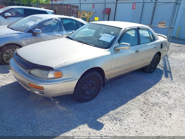 45244271 :رقم المزاد ، 4T1BF12K2TU114697 vin ، 1996 Toyota Camry Le/xle/se مزاد بيع