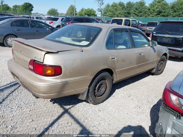 45244271 :رقم المزاد ، 4T1BF12K2TU114697 vin ، 1996 Toyota Camry Le/xle/se مزاد بيع