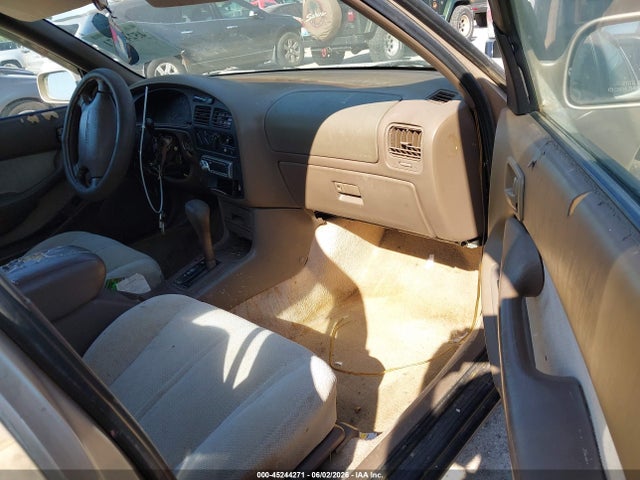 45244271 :رقم المزاد ، 4T1BF12K2TU114697 vin ، 1996 Toyota Camry Le/xle/se مزاد بيع
