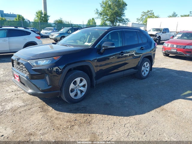 Toyota RAV4 LE 2019 JTMG1RFVXKD034798 Image 2