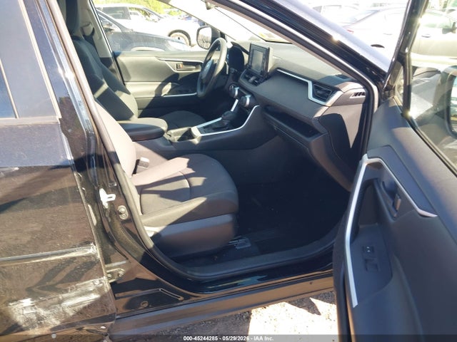 Toyota RAV4 LE 2019 JTMG1RFVXKD034798 Image 5
