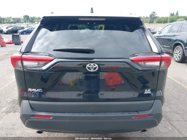 2T3F1RFV5NW278250 Toyota RAV4 LE