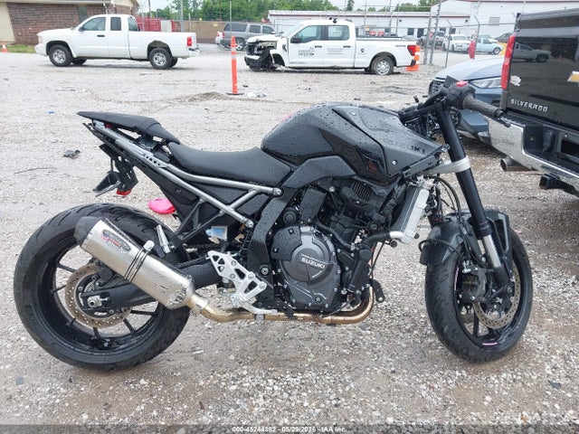 45244352 :رقم المزاد ، JS1EM13B0S7100133 vin ، 2025 Suzuki Gsx800 F مزاد بيع