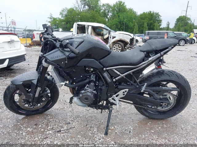 45244352 :رقم المزاد ، JS1EM13B0S7100133 vin ، 2025 Suzuki Gsx800 F مزاد بيع