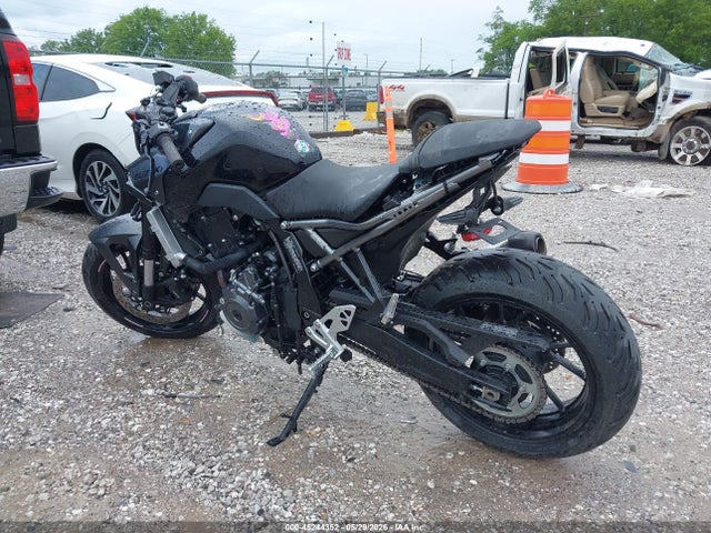 45244352 :رقم المزاد ، JS1EM13B0S7100133 vin ، 2025 Suzuki Gsx800 F مزاد بيع