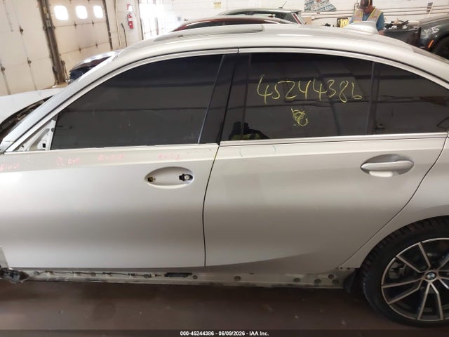 45244386 :رقم المزاد ، WBA5R7C0XMFK57604 vin ، 2021 Bmw 330i Xdrive مزاد بيع