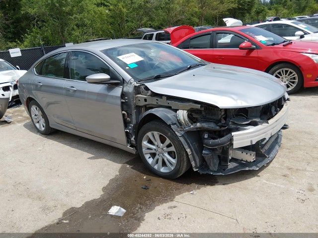 45244392 :رقم المزاد ، 1C3CCCAB2FN605353 vin ، 2015 Chrysler 200 Limited مزاد بيع