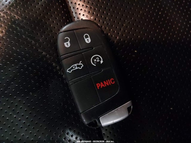 2016 Chrysler 300c Awd მანქანა იყიდება აუქციონზე, vin: 2C3CCAKG9GH282735, აუქციონის ნომერი: 45244445
