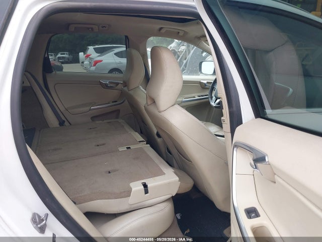 2015 Volvo Xc60 T6 მანქანა იყიდება აუქციონზე, vin: YV4902RB8F2621052, აუქციონის ნომერი: 45244455