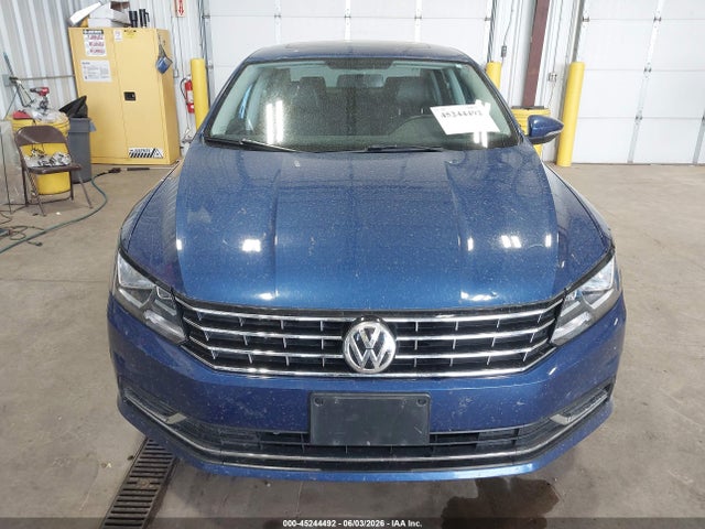 1VWBT7A34HC002696 Volkswagen Passat 1.8t Se