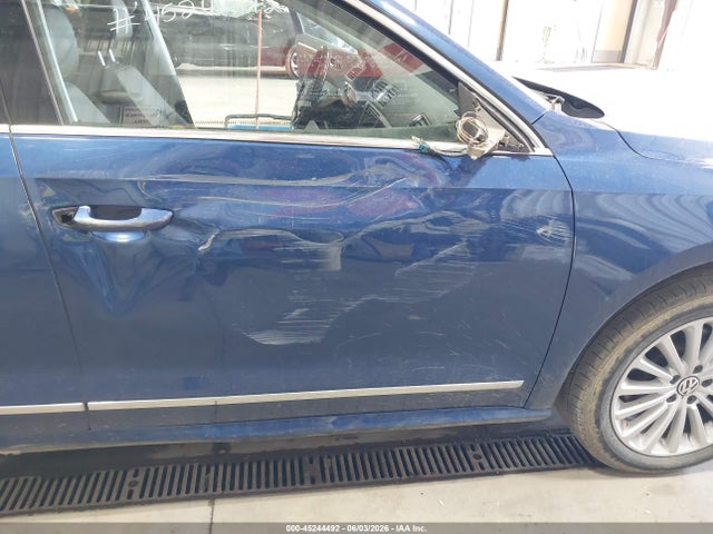 1VWBT7A34HC002696 Volkswagen Passat 1.8t Se