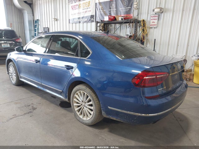 1VWBT7A34HC002696 Volkswagen Passat 1.8t Se