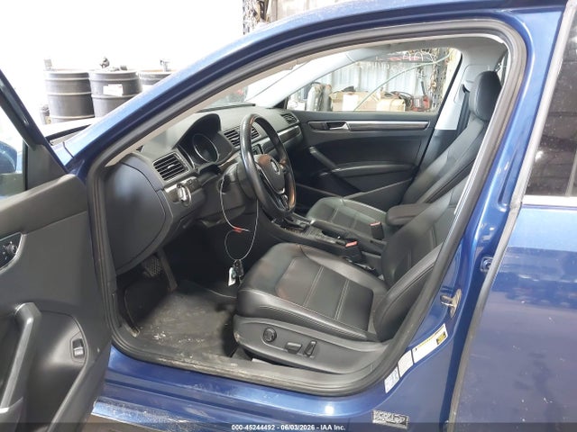 1VWBT7A34HC002696 Volkswagen Passat 1.8t Se
