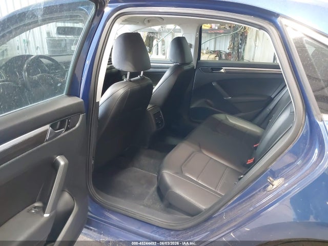 1VWBT7A34HC002696 Volkswagen Passat 1.8t Se