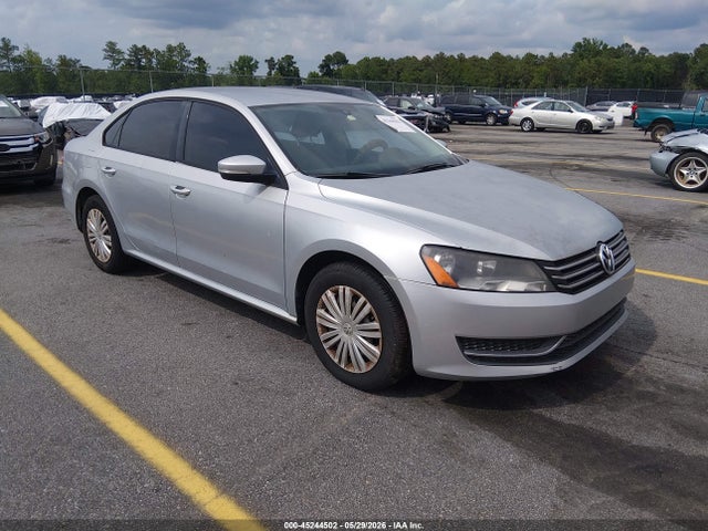 2015 Volkswagen Passat 1.8t S მანქანა იყიდება აუქციონზე, vin: 1VWAS7A38FC017231, აუქციონის ნომერი: 45244502