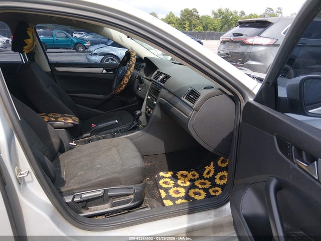 Продаж на аукціоні авто 2015 Volkswagen Passat 1.8t S, vin: 1VWAS7A38FC017231, номер лоту: 45244502