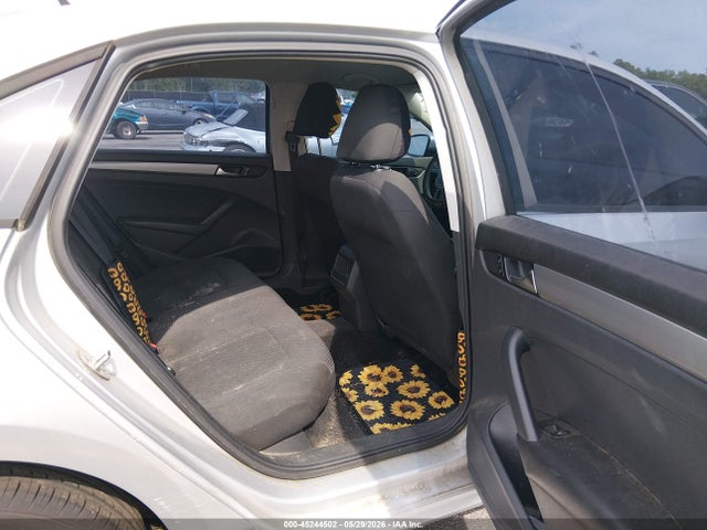 Продаж на аукціоні авто 2015 Volkswagen Passat 1.8t S, vin: 1VWAS7A38FC017231, номер лоту: 45244502