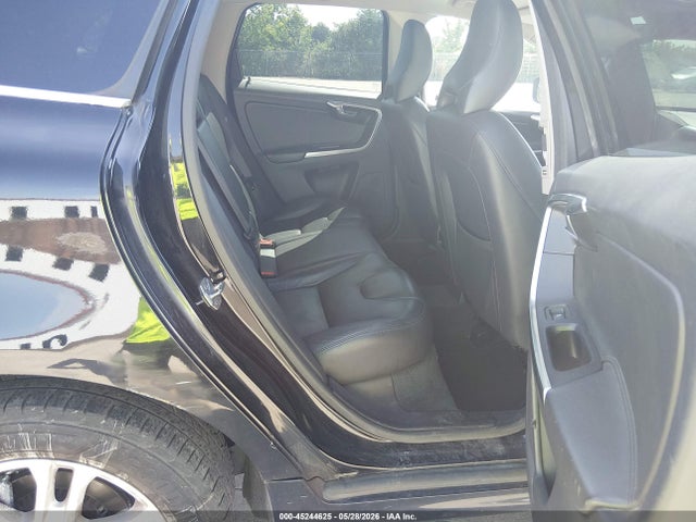 2015 Volvo Xc60 T5/t5 Premier მანქანა იყიდება აუქციონზე, vin: YV4612RK1F2705651, აუქციონის ნომერი: 45244625