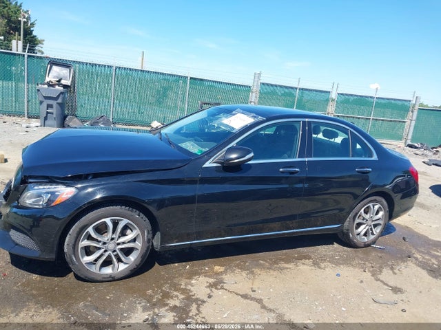 Продажа на аукционе авто 2015 Mercedes-benz C 300 4matic, vin: 55SWF4KB3FU081129, номер лота: 45244663