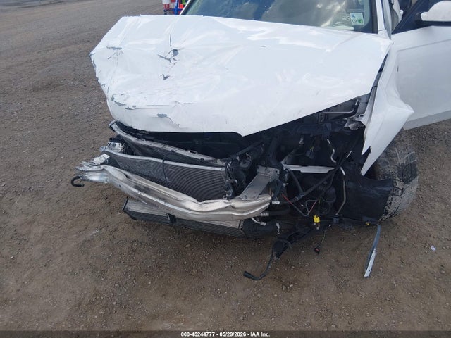 Продажа на аукционе авто 2016 Audi A4 2.0t Premium, vin: WAUAFAFL5GN016179, номер лота: 45244777