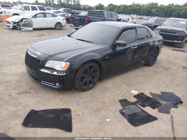2C3CCADT5EH207389 Chrysler 300c John Varvatos Luxury Edition