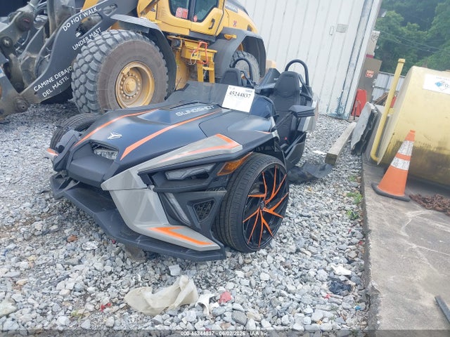 45244837 :رقم المزاد ، 57XAAFGB2N8148663 vin ، 2022 Polaris Slingshot Slr مزاد بيع