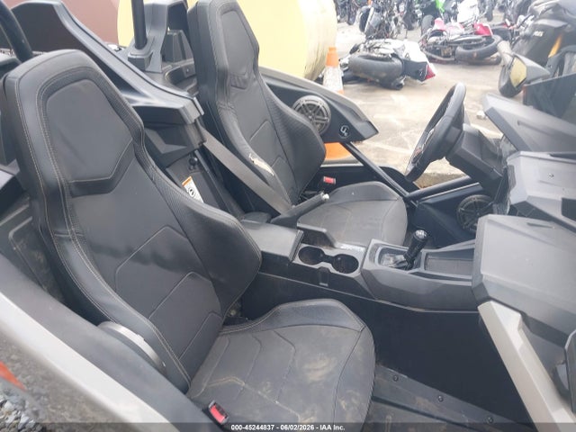 45244837 :رقم المزاد ، 57XAAFGB2N8148663 vin ، 2022 Polaris Slingshot Slr مزاد بيع