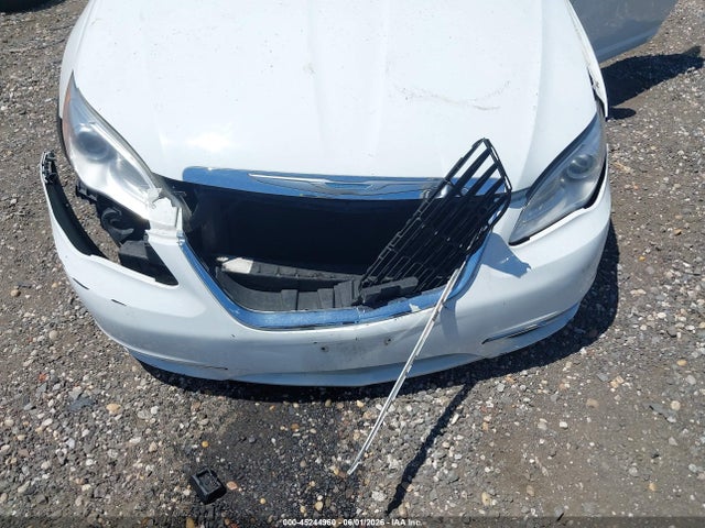 45244960 :رقم المزاد ، 1C3BCBFG4DN571360 vin ، 2013 Chrysler 200 Limited مزاد بيع