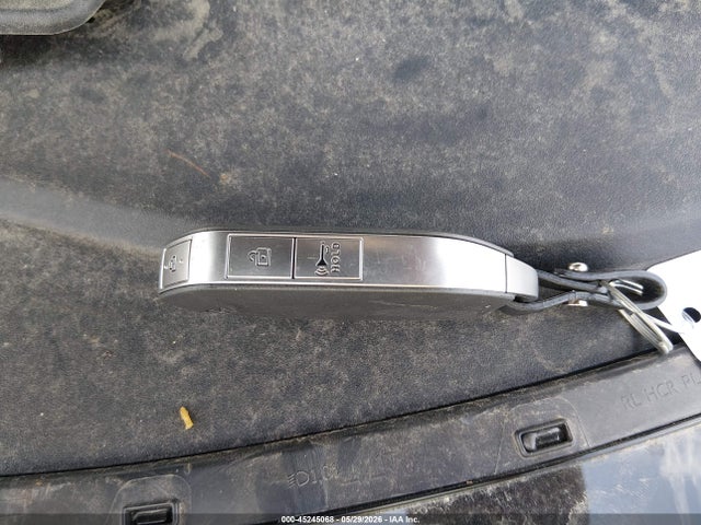 KNDNB5KA8S6077251 KIA Carnival Mpv Hybrid Lxs